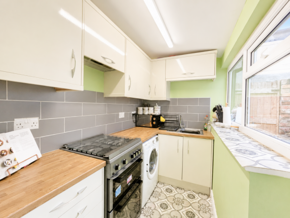 3 bed Terraced for sale Image 5