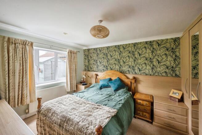 3 bed Detached Bungalow for sale Image 11