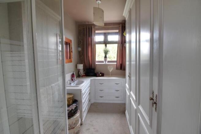 Ensuite to Bed 1