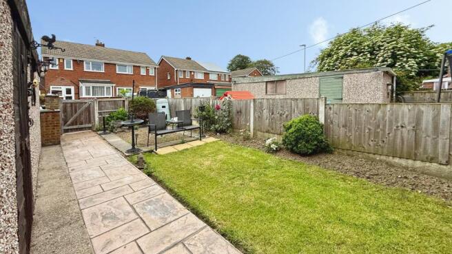 3 bed Semi-Detached for sale Image 10