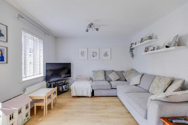 103 White Farm, Barry, The Vale Of Glamorgan. CF62 9EW photo 4