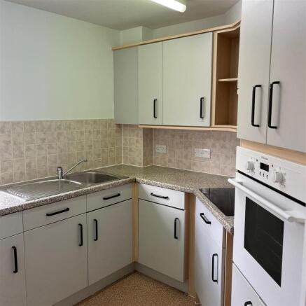 2 bed Apartment for sale Image 4