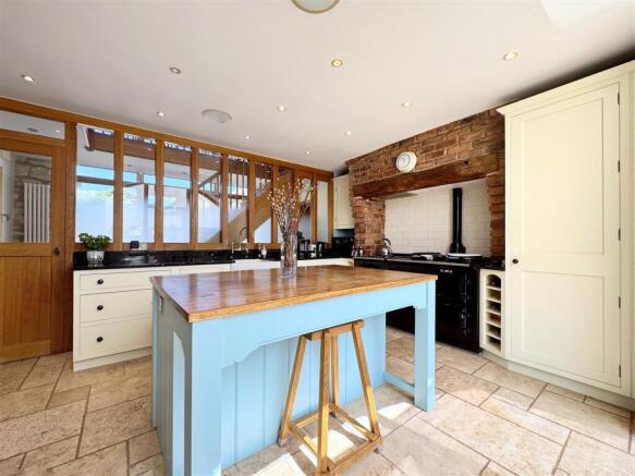 4 bed Barn Conversion for sale Image 5