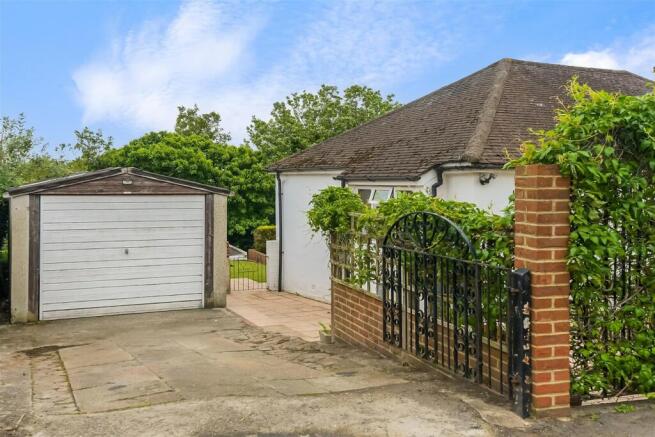 Driveway/Parking