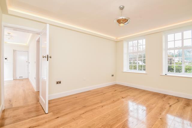 Living Room/Hallway