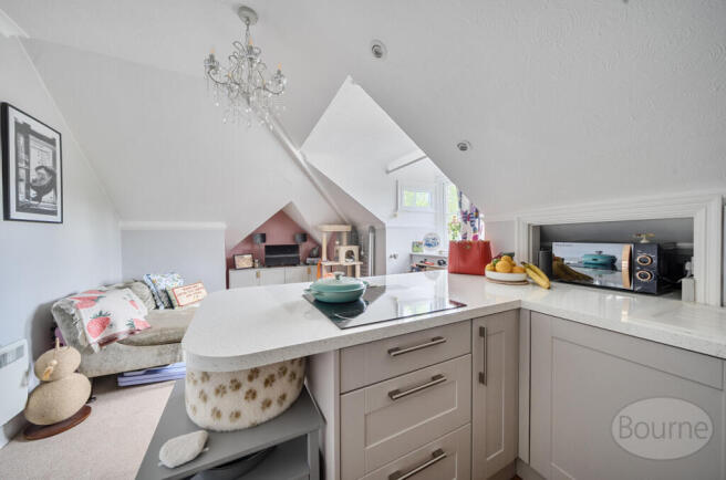 Upper Edgeborough Road, Guildford, Surrey, GU1 photo 4