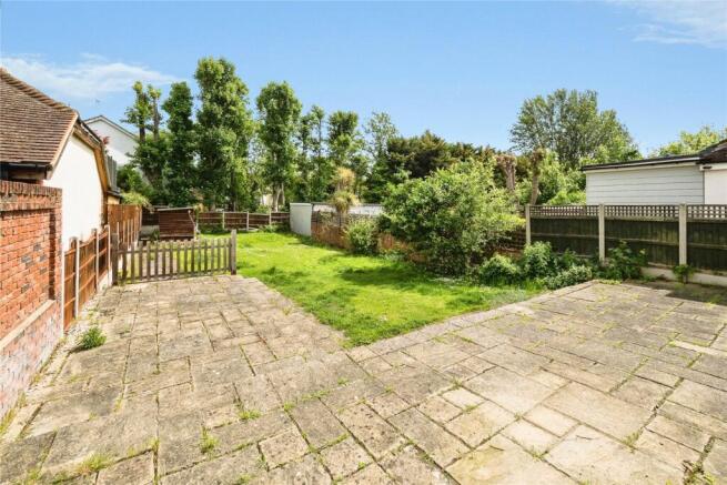 Hill Crescent, Hornchurch, RM11 photo 4