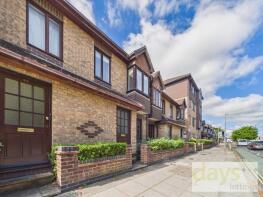 43, Rowan Court, Southsea PO4 8UT