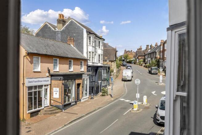 High Street, Old Talbot House, Flat 4-003.JPG