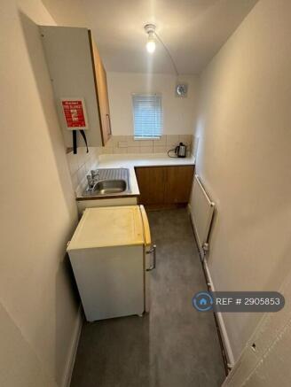 1 bed House Share to rent Image 6