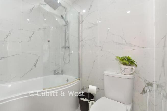 En-Suite Bathroom