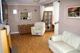 REAR LOUNGE
