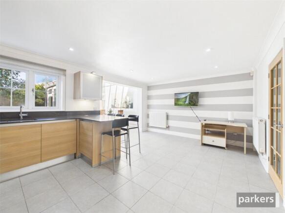 Caribou Close, Woodley, Reading, Berkshire, RG5 photo 4