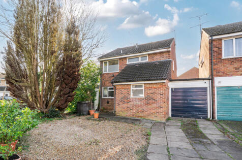 Upton Close, Farnborough, Hampshire, GU14