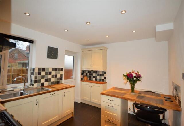 KITCHEN/ BREAKFAST ROOM