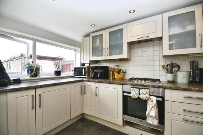 3 bed Semi-Detached for sale Image 11