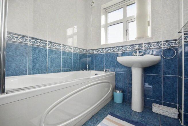 3 bed Semi-Detached for sale Image 7