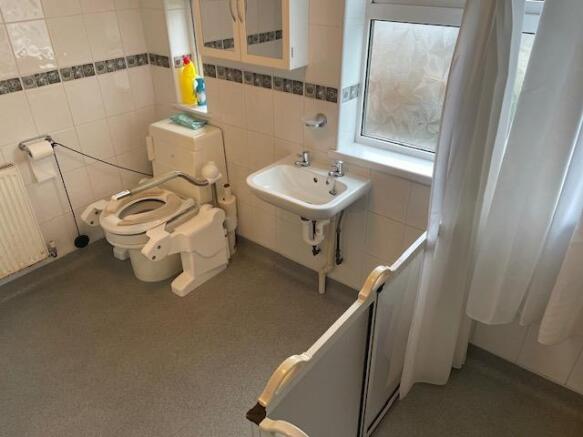 BATHROOM/WET ROOM