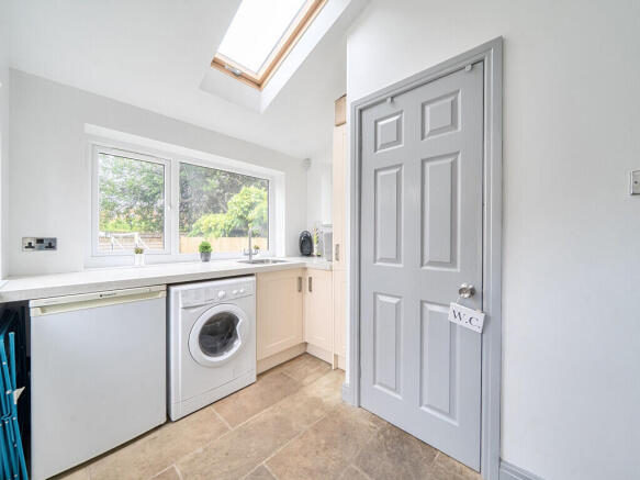 5 bed Semi-Detached for sale Image 6