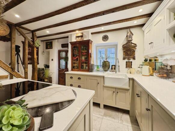 2 bed Terraced for sale Image 8