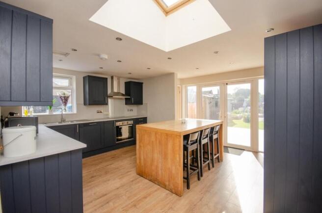 Kitchen-breakfast room main.jpg