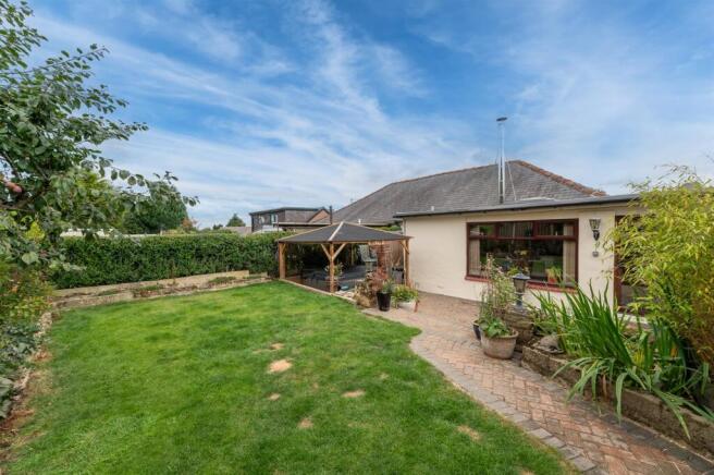 3 bed Semi-Detached Bungalow for sale Image 8
