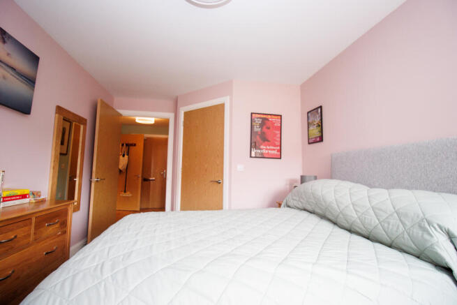1 bed Ground Flat for sale Image 11
