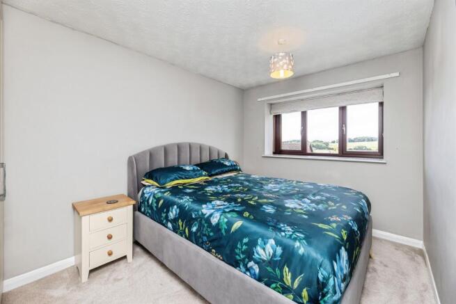 3 bed Semi-Detached for sale Image 5