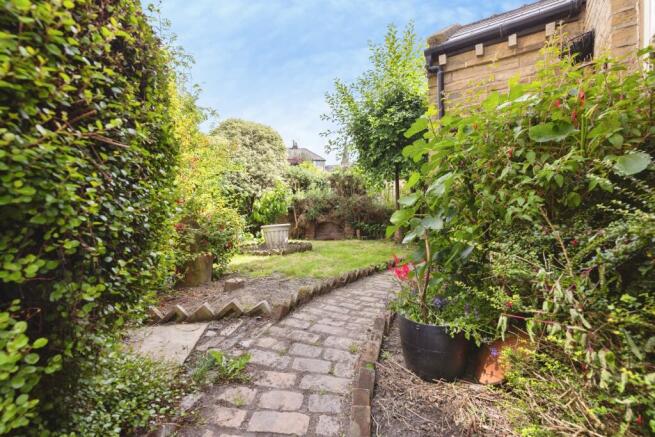 4 bed Detached for sale Image 4