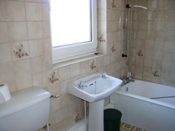 Bathroom (Off Box Ro