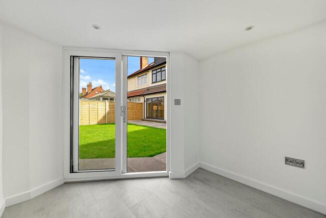 4 bed Semi-Detached for sale Image 9