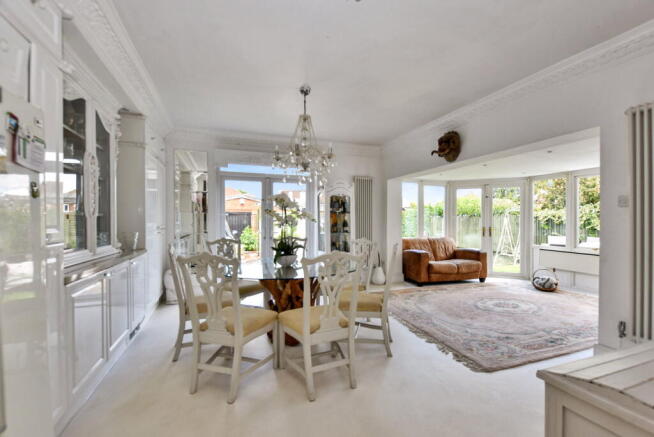 4 bed Detached for sale Image 4