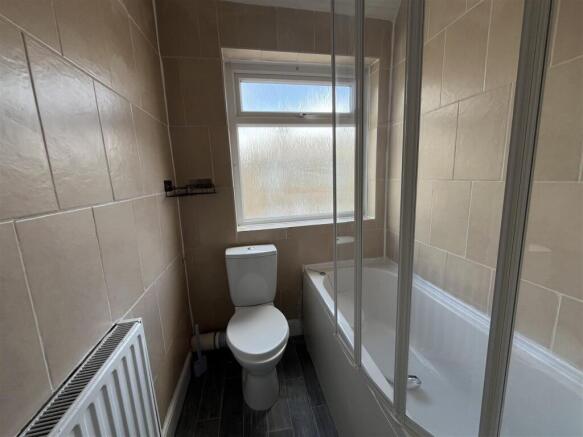 2 bed Flat to rent Image 6