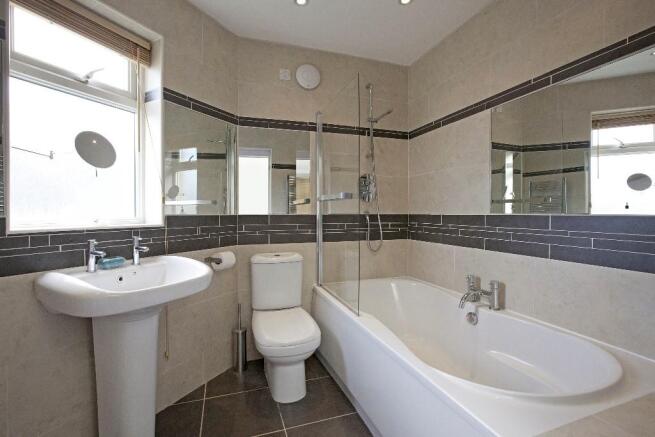 En-Suite Bathroom