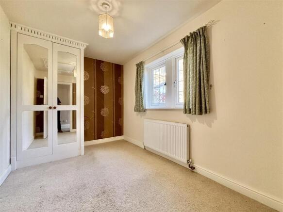 2 bed Terraced Bungalow for sale Image 10