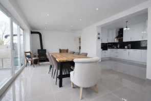 35, Cleveland Crescent, Borehamwood WD6 2EP