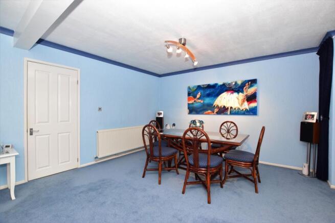 Lounge/Dining Room