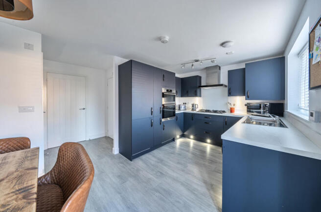 1408840-3-698355a...