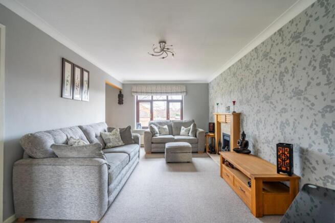 4 bed Semi-Detached for sale Image 6