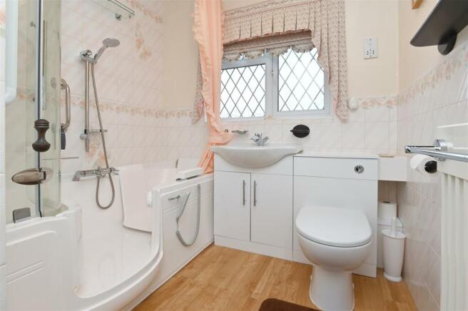 Bathroom.jpg
