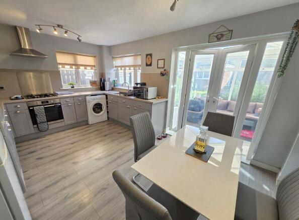 Kitchen/Dining Room