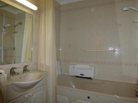 Bathroom1
