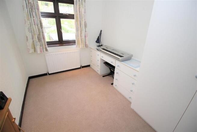 bedroom 3.JPG