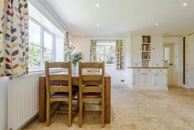 8513326-interior11.jpg