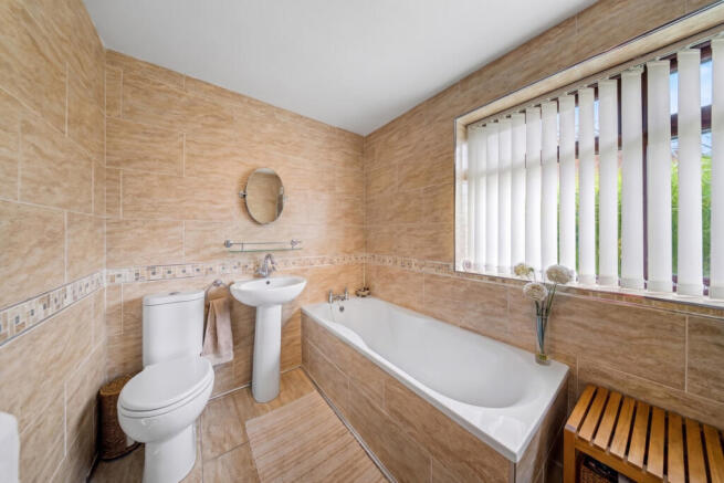 3 bed Detached Bungalow for sale Image 10