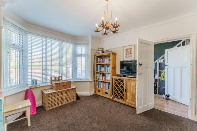 5 bed Semi-Detached for sale Image 9