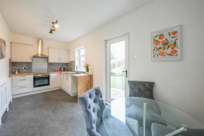 KITCHEN / DINER
