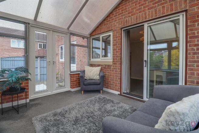 4 bed Detached for sale Image 10