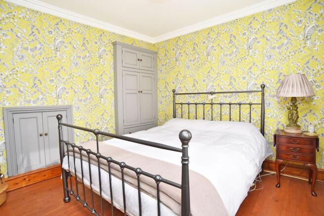3 bed Terraced for sale Image 10
