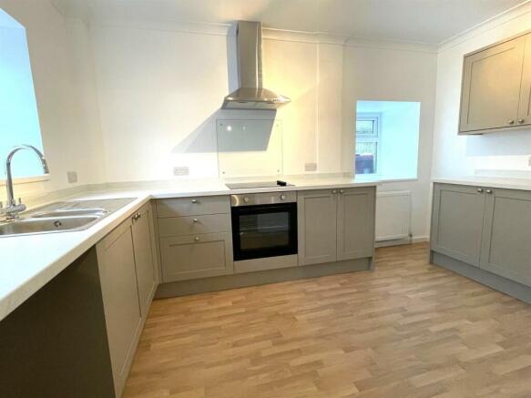 104 b kitchen.jpg